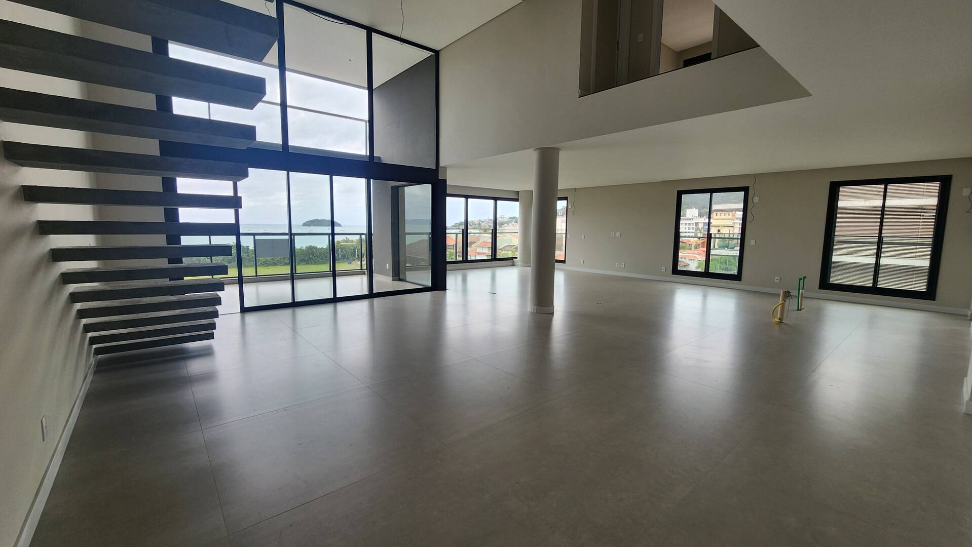 Apartamento, 3 quartos, 236 m² - Foto 1