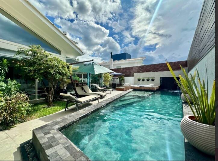 Casa, 5 quartos, 580 m² - Foto 1