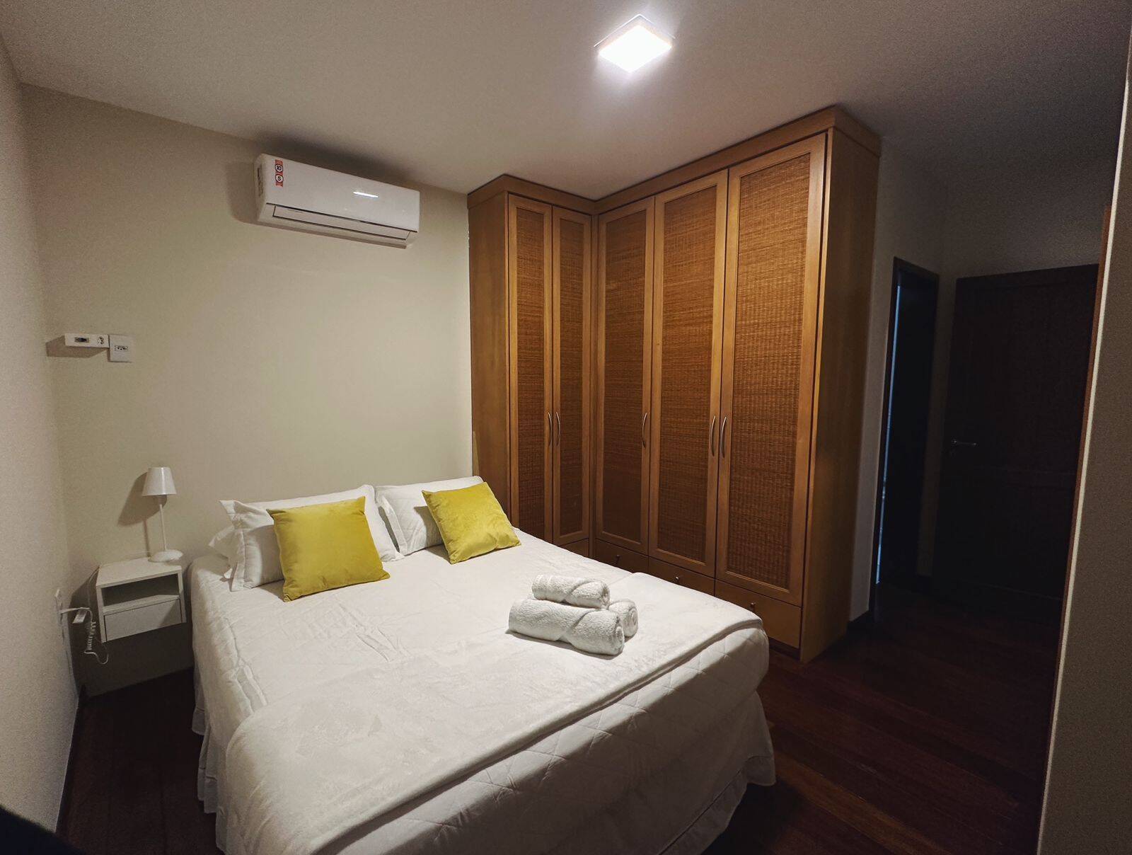 Casa, 4 quartos, 225 m² - Foto 2