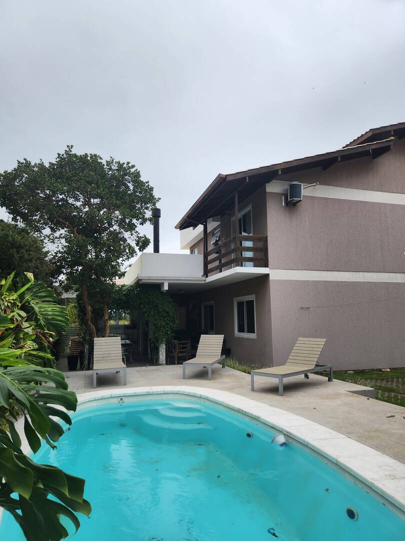 Casa, 5 quartos, 328 m² - Foto 1